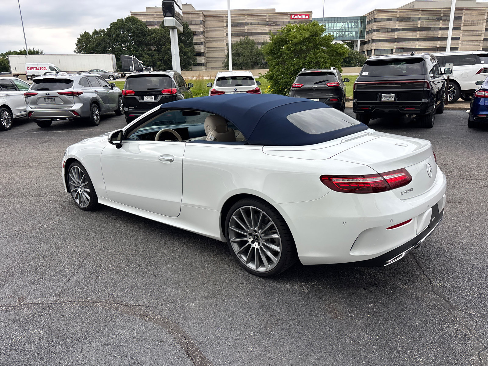 Used 2023 Mercedes-Benz E 450 4MATIC Cabriolet image 5