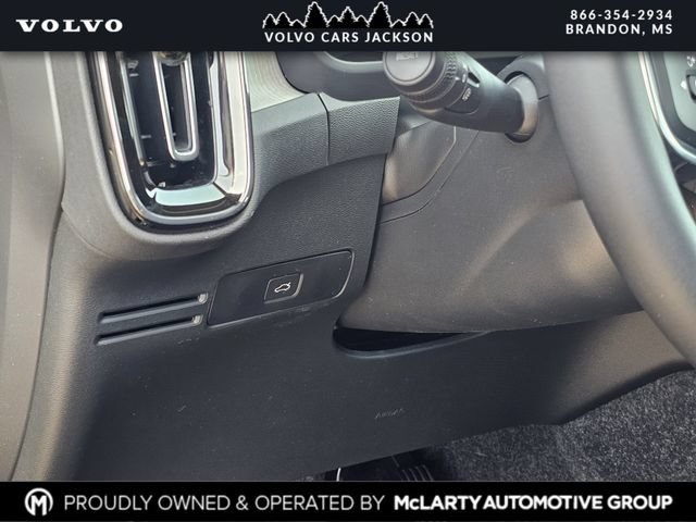 New 2026 Volvo XC40 B5 Core w/ Protection Package Premier AWD/4WD image 16