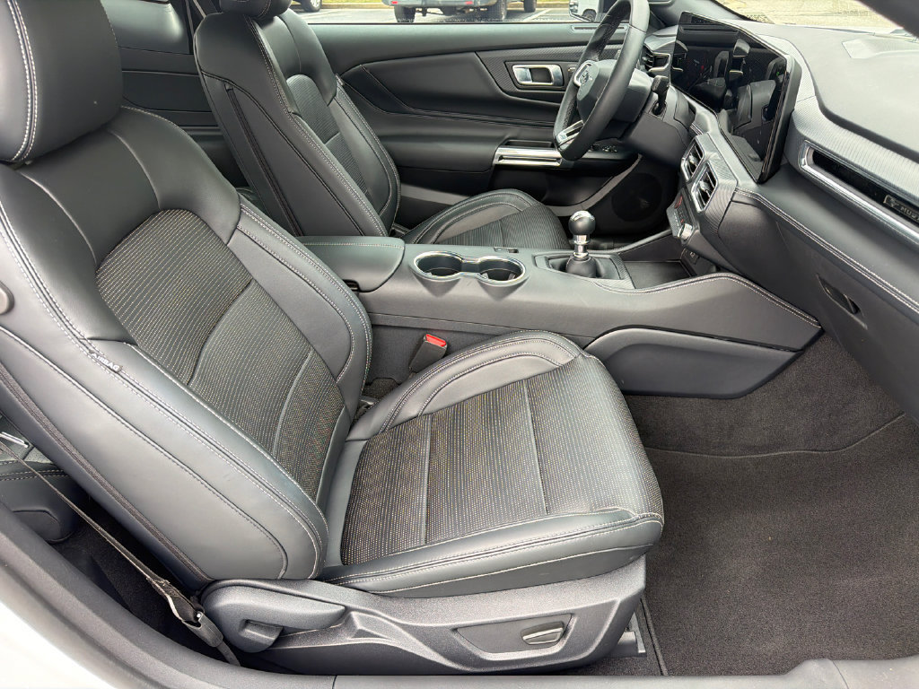 Used 2025 Ford Mustang GT Premium RWD image 13