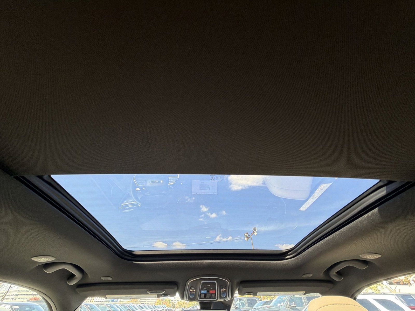 New 2025 Jeep Grand Cherokee Limited w/ Luxury Tech Group II image 24