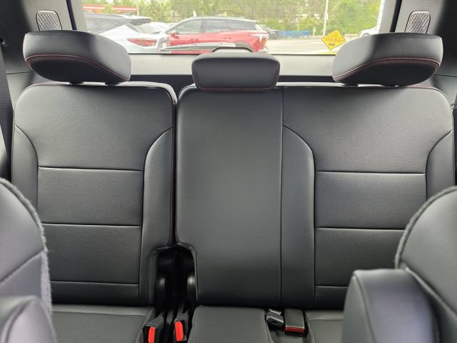 New 2026 Chevrolet Traverse RS w/ LPO, Floor Liner Package FWD image 20