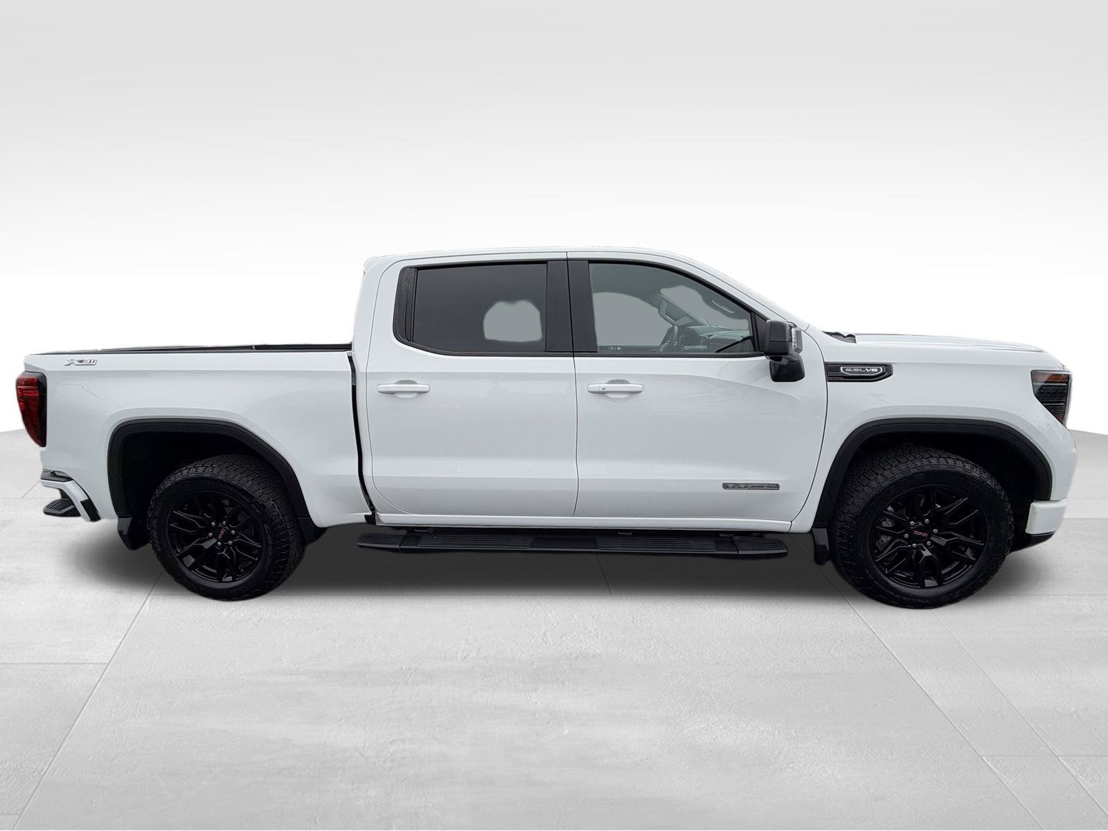 Used 2024 GMC Sierra 1500 Elevation w/ Elevation Premium Package AWD/4WD image 4