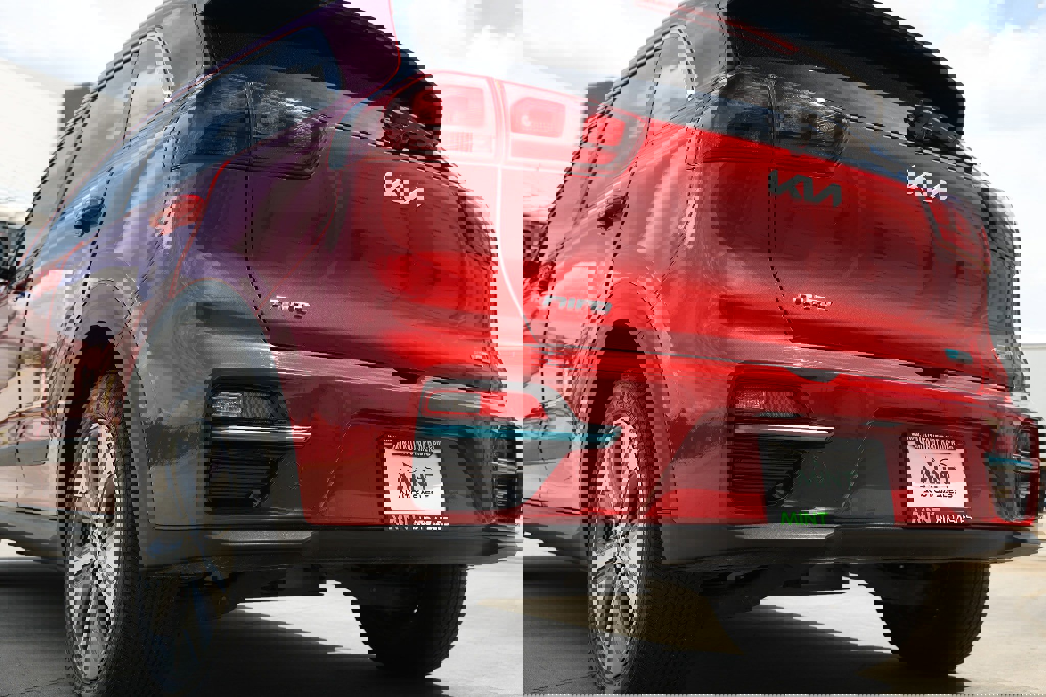 Used 2022 Kia Niro EX FWD image 44