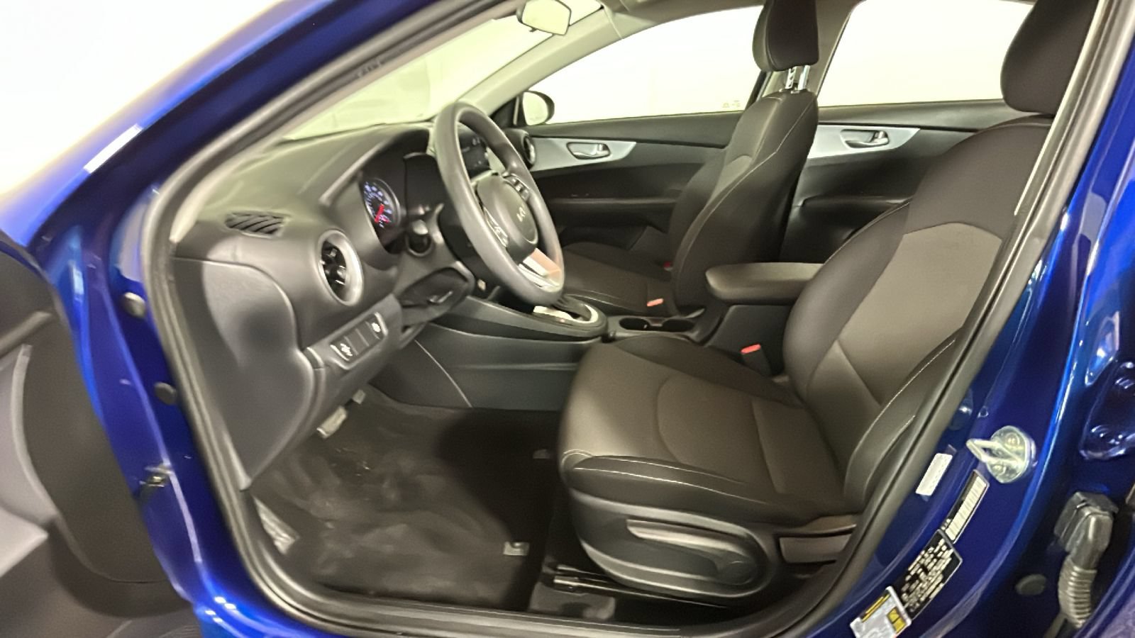 Used 2022 Kia Forte LXS FWD image 13
