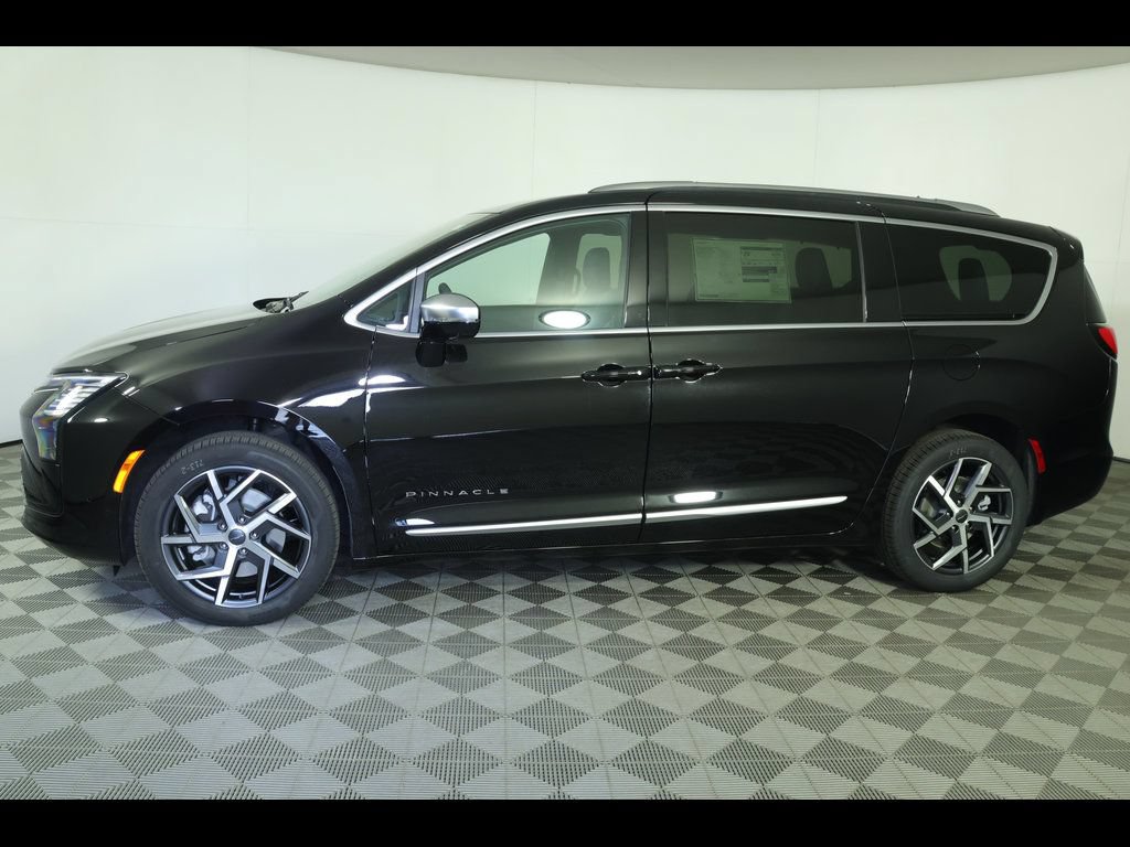New 2027 Chrysler Pacifica Pinnacle w/ Theater Group AWD/4WD image 17