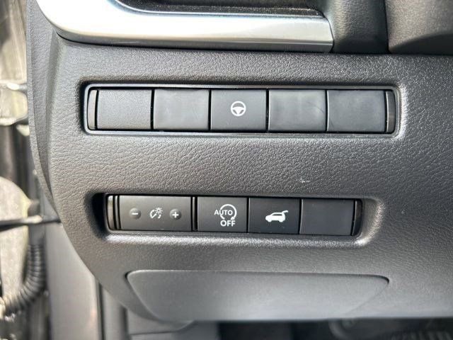 Used 2024 Nissan Rogue SV image 19