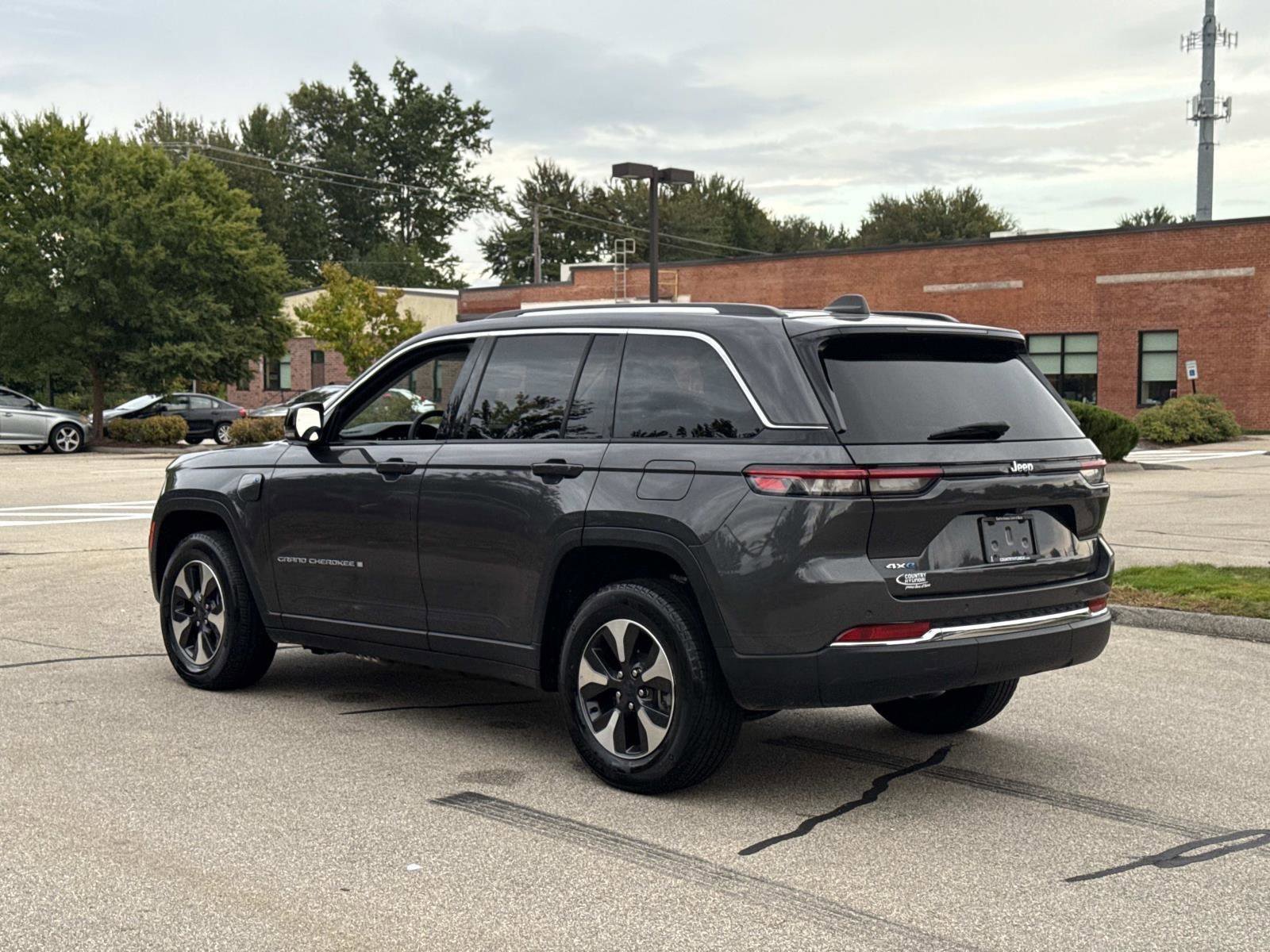 Used 2024 Jeep Grand Cherokee Limited 4xe image 7