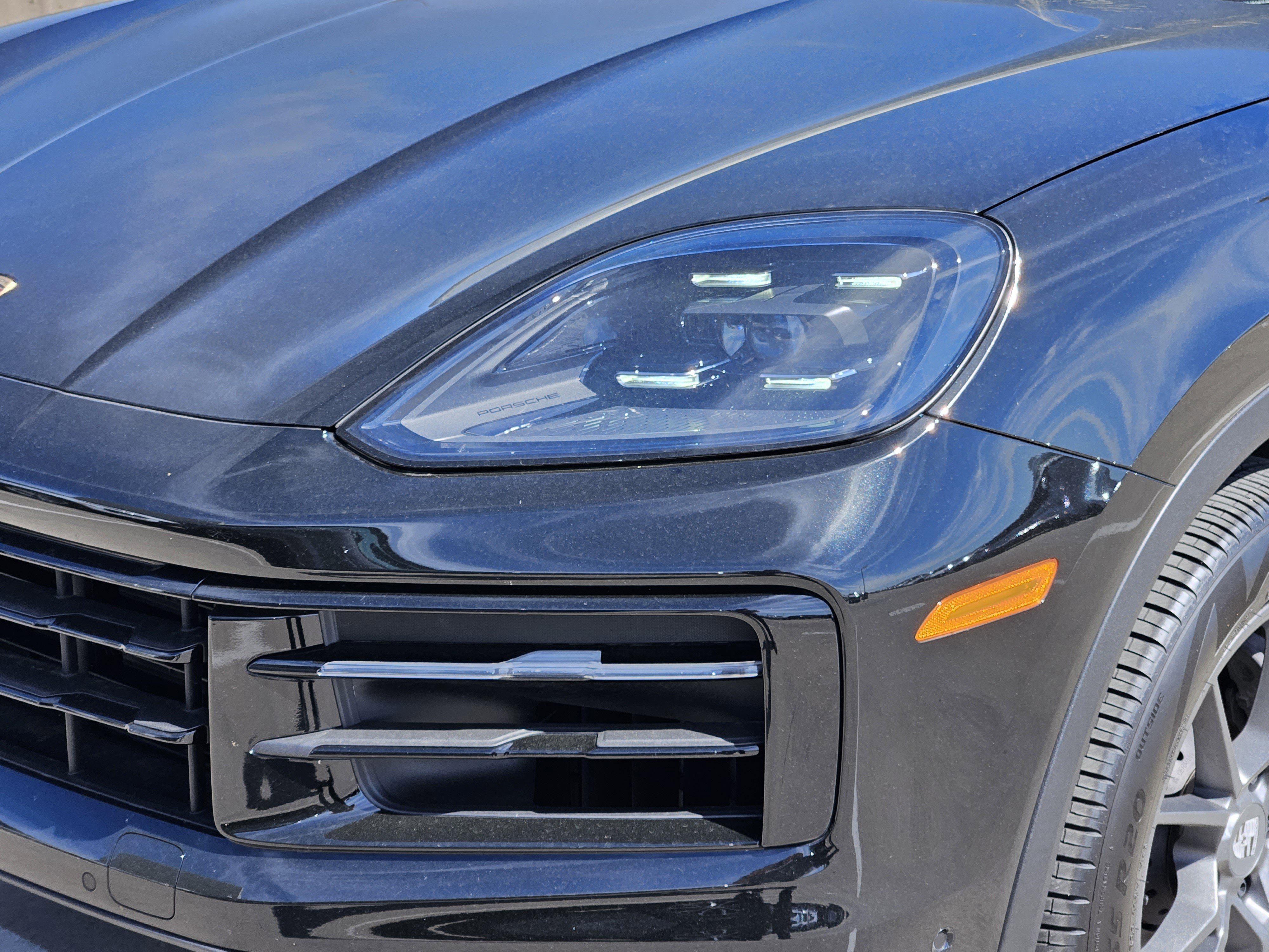 Used 2025 Porsche Cayenne image 12