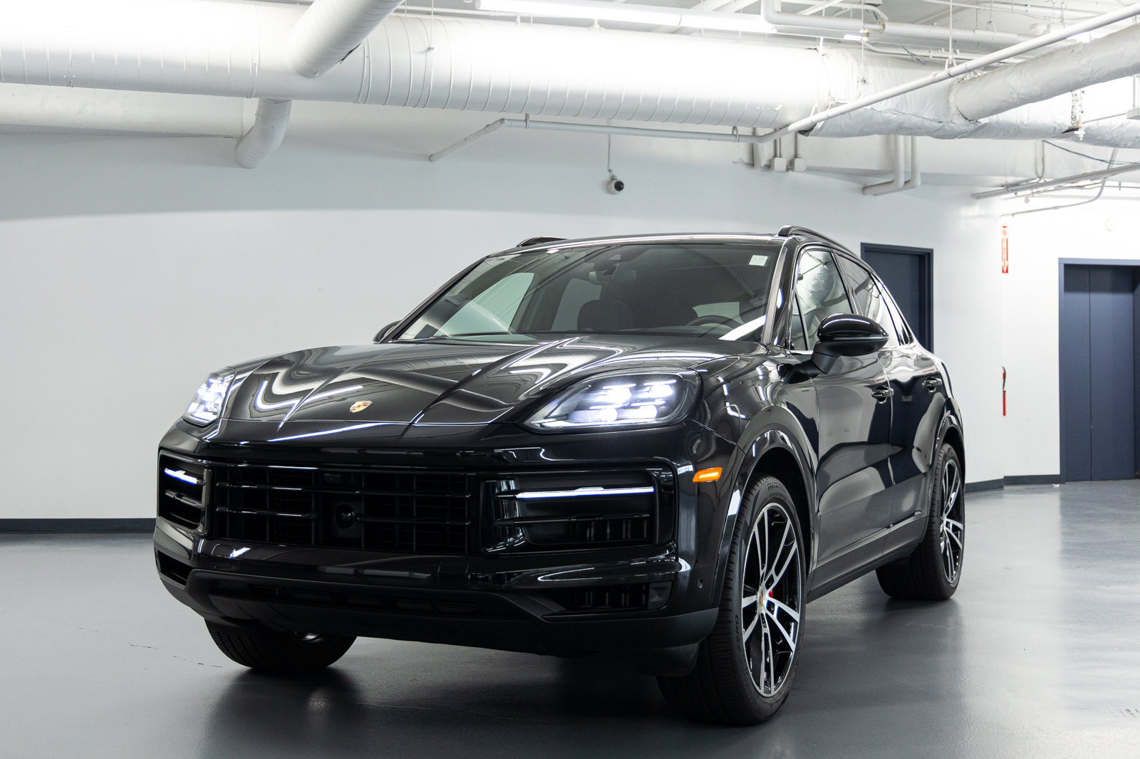 Used 2026 Porsche Cayenne S AWD/4WD image 2