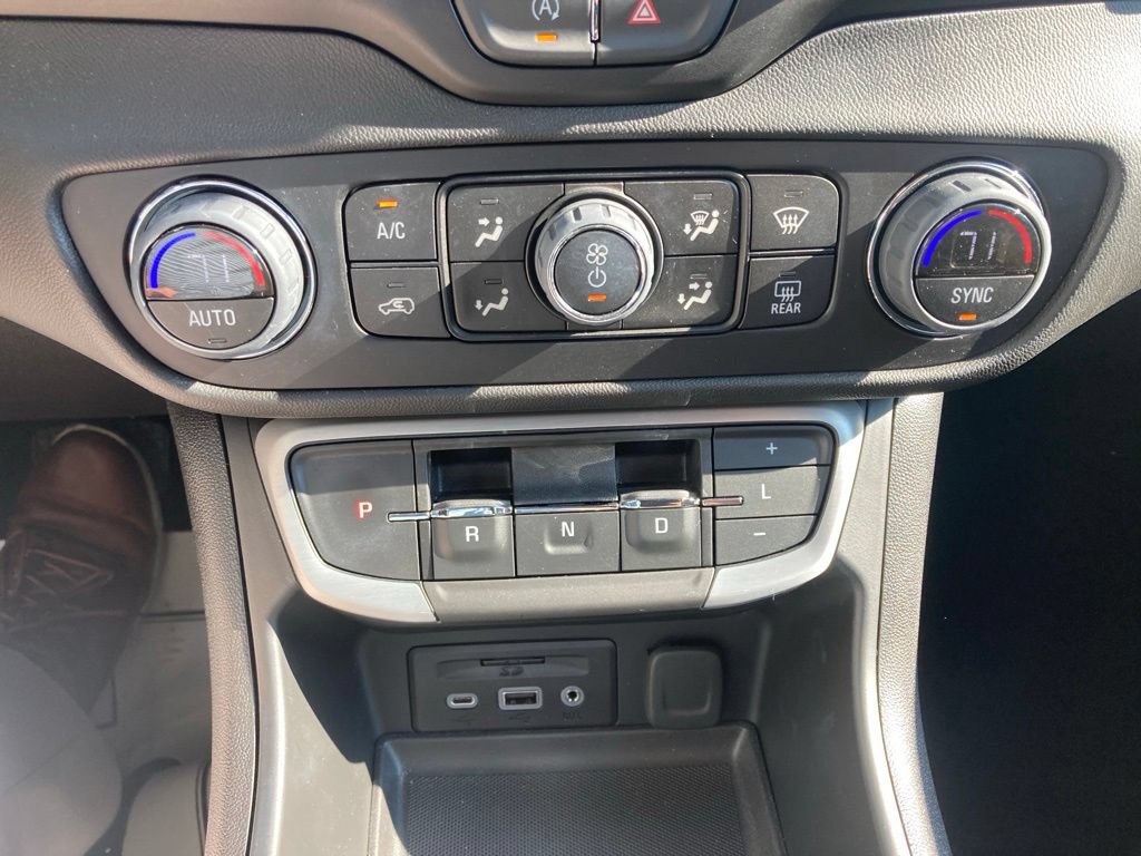 Certified 2023 GMC Terrain SLT w/ Infotainment Package II AWD/4WD image 39
