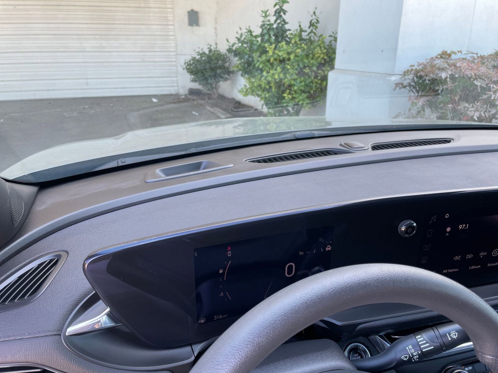 Used 2025 Buick Envista Preferred image 34