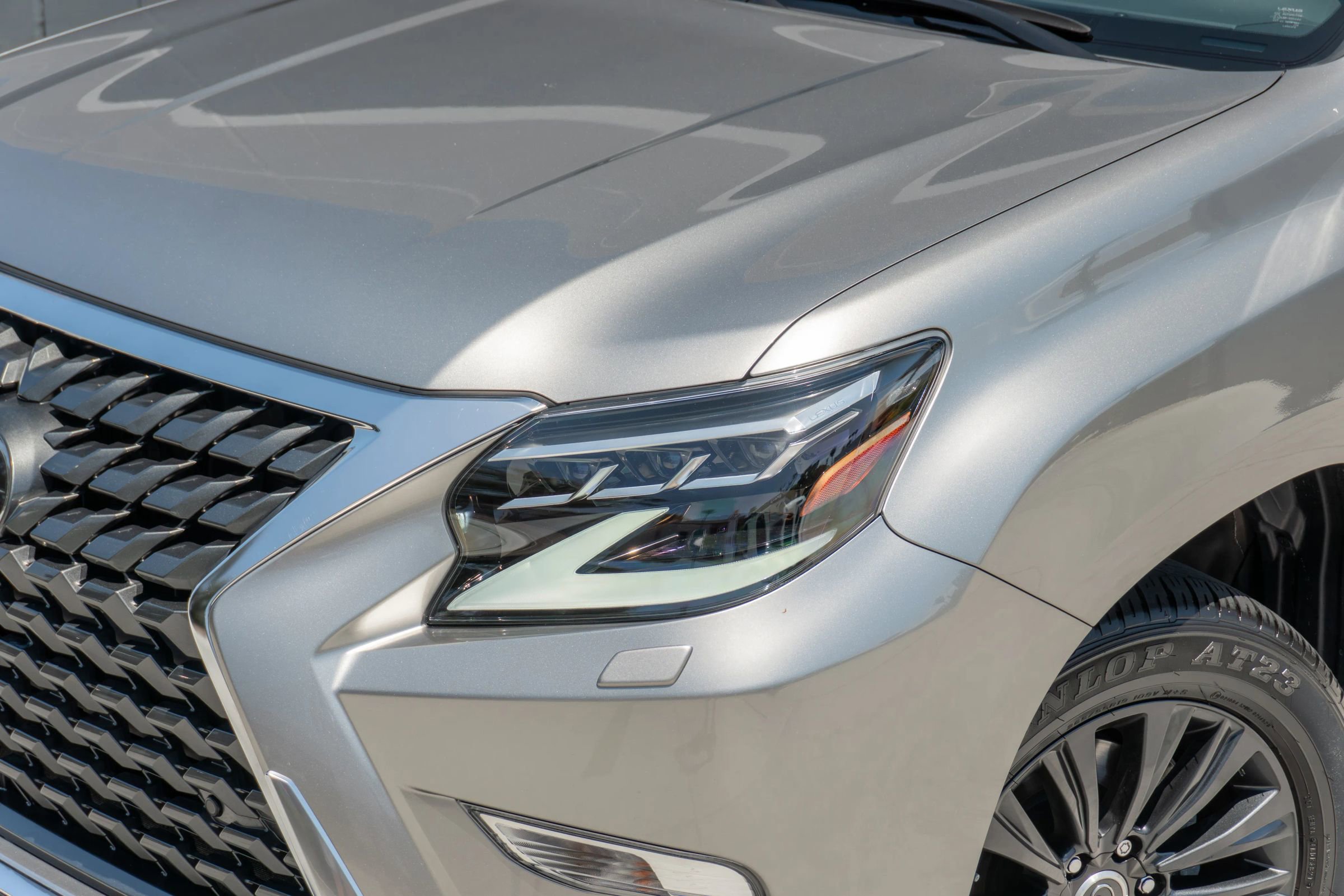 Used 2022 Lexus GX 460 Premium w/ Accessory Package AWD/4WD image 35