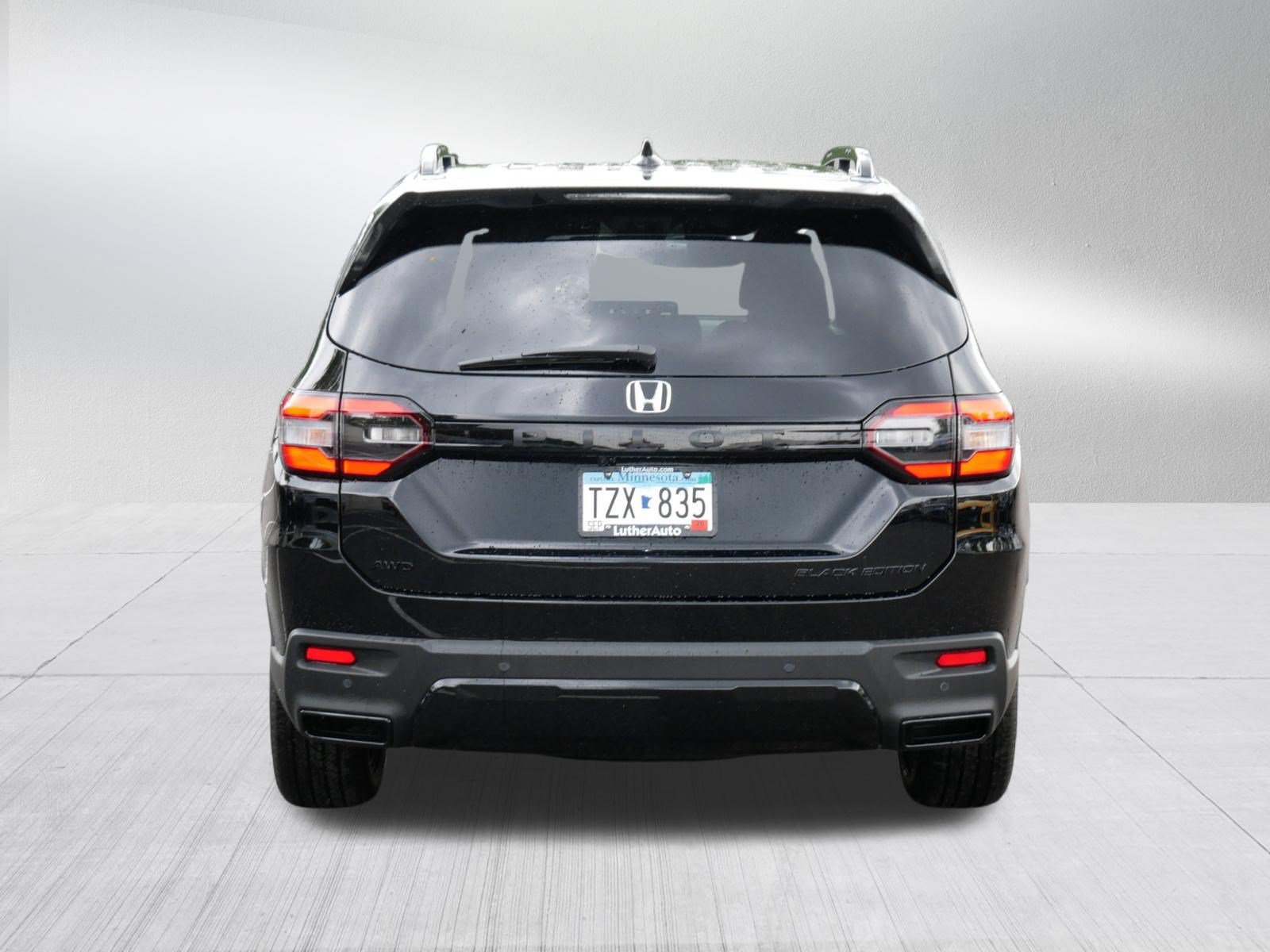 Certified 2026 Honda Pilot Black Edition image 6
