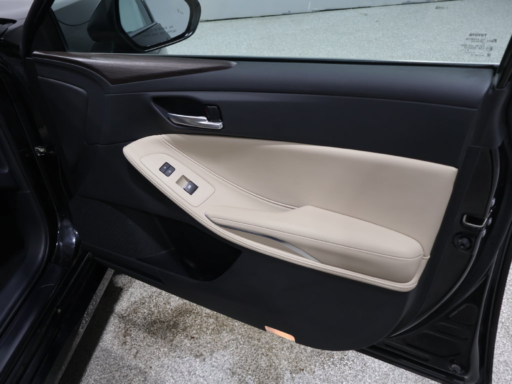 Used 2021 Toyota Avalon XLE w/ Carpet Mat Package (TMS) FWD image 23