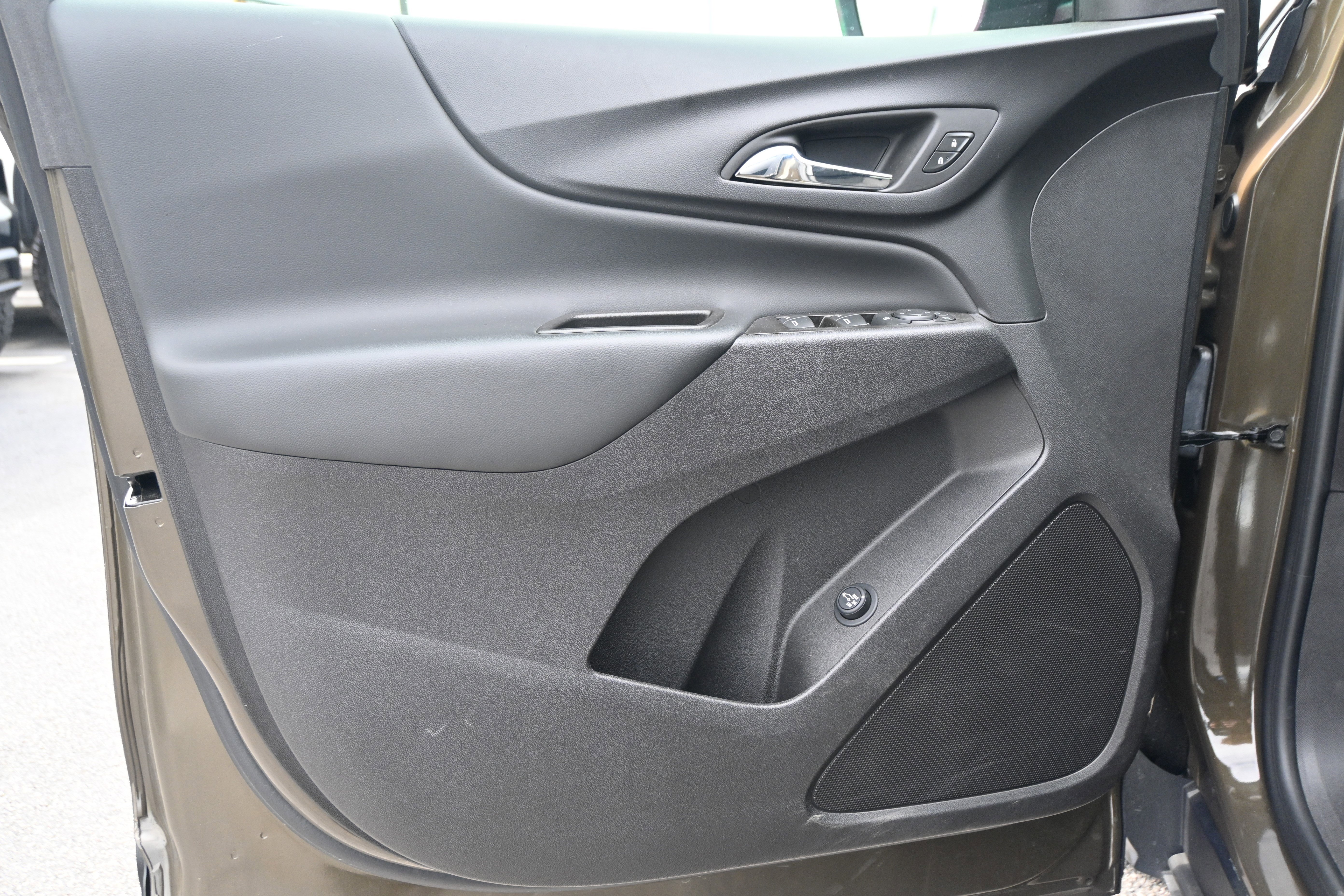 Used 2024 Chevrolet Equinox LT image 27