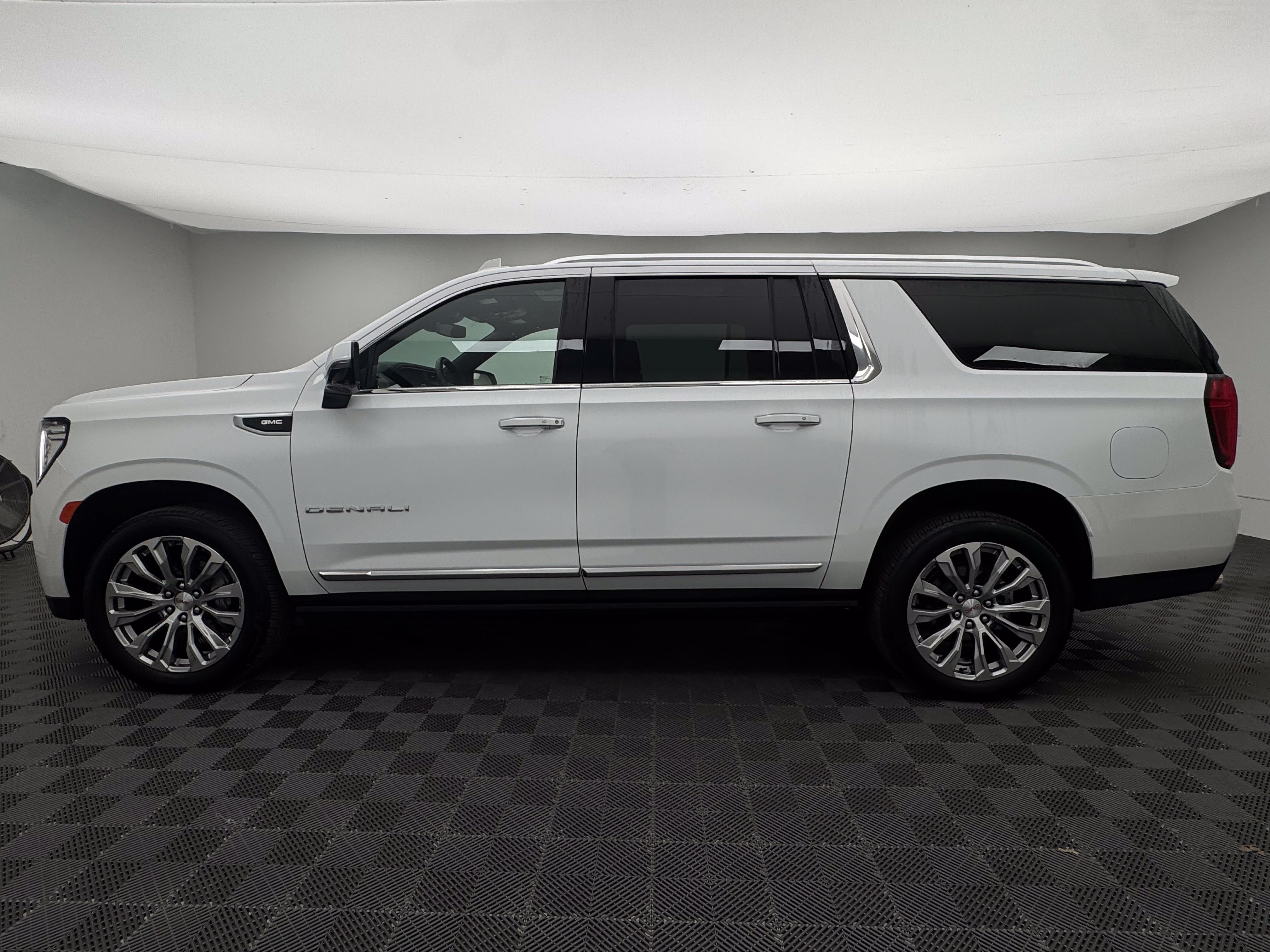 Used 2024 GMC Yukon XL Denali w/ Max Trailering Package AWD/4WD image 14