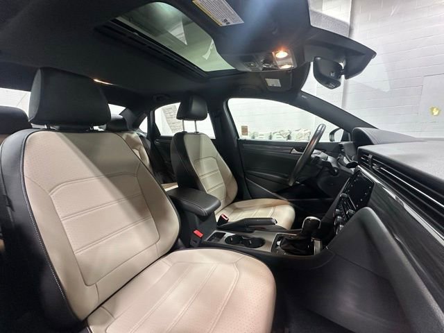 Used 2022 Volkswagen Passat 2.0T R-Line image 16