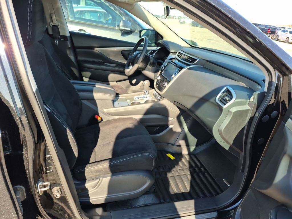 Used 2016 Nissan Murano SV image 11