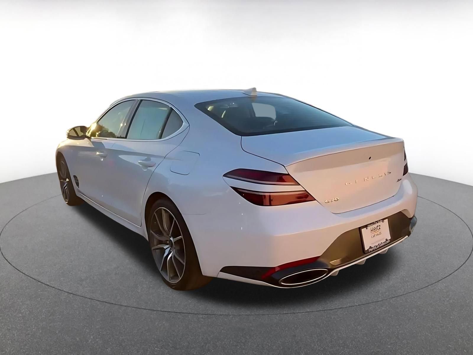 Used 2025 Genesis G70 2.5T image 12