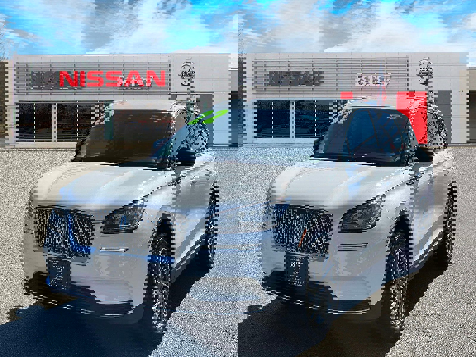 Used 2022 Lincoln Corsair AWD w/ Equipment Group 101A image 2