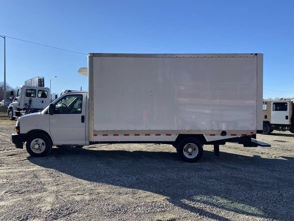 Used 2024 Chevrolet Express 3500 w/ Power Convenience Package RWD image 7