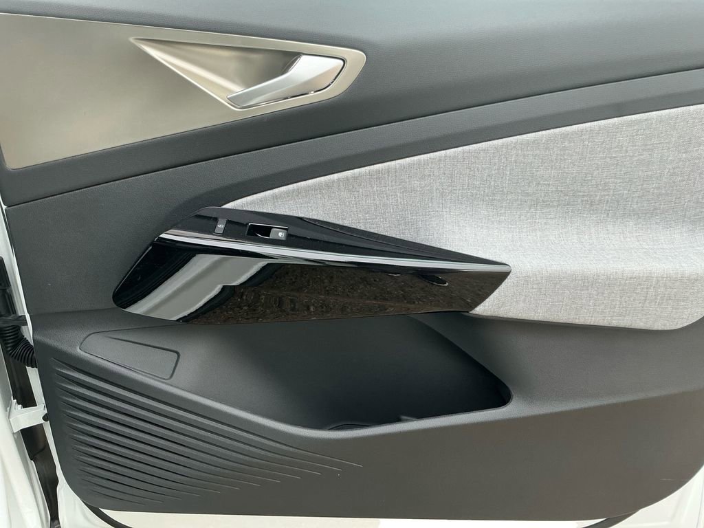New 2026 Volkswagen ID.4 Pro image 16