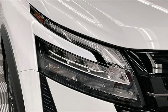 New 2026 Nissan Pathfinder Platinum AWD/4WD image 14