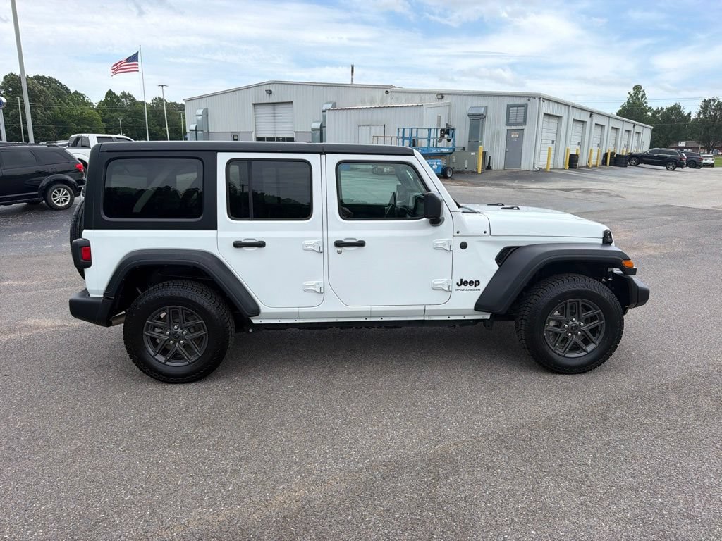 Used 2024 Jeep Wrangler Unlimited Sport AWD/4WD image 2