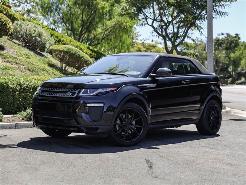 Used 2018 Land Rover Range Rover Evoque SE Dynamic AWD/4WD image 2
