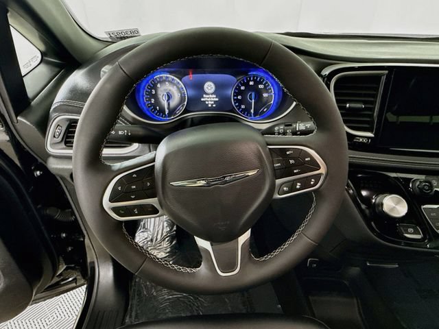 Used 2026 Chrysler Pacifica Select AWD/4WD image 11