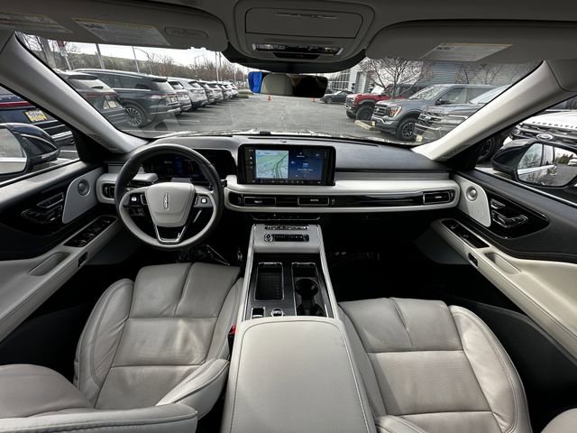 Certified 2025 Lincoln Aviator Reserve w/ Equipment Group 201A image 16
