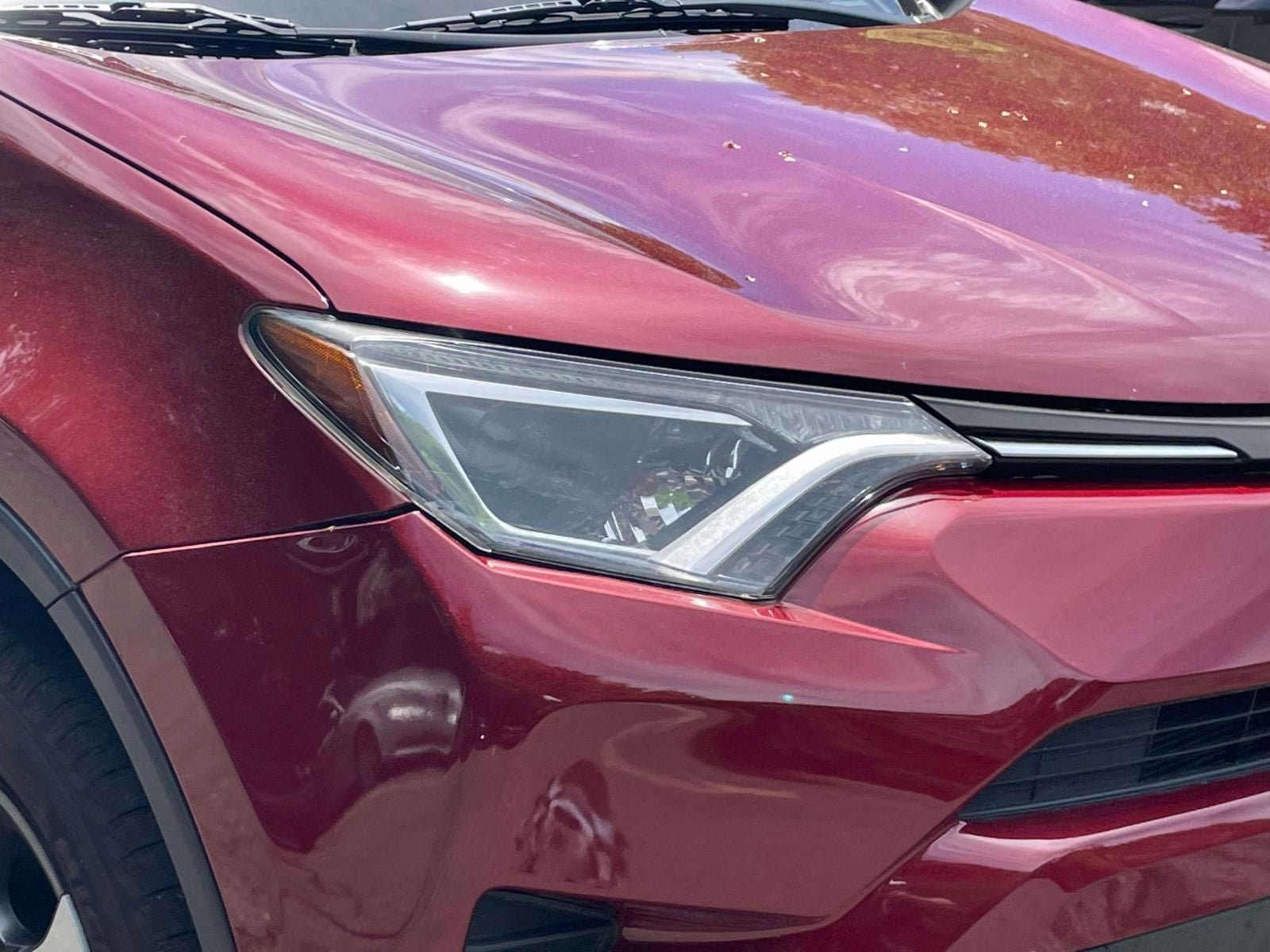 Used 2018 Toyota RAV4 LE w/ All Weather Liner Package AWD/4WD image 10