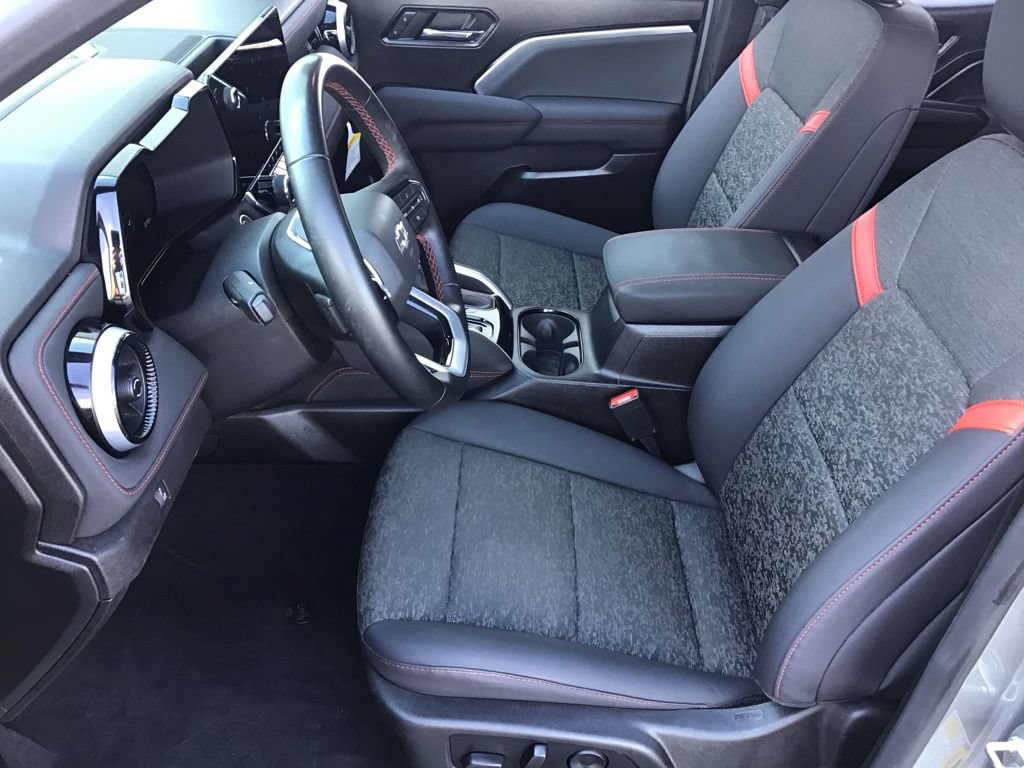 Used 2024 Chevrolet Colorado Z71 w/ Z71 Convenience Package 2 AWD/4WD image 7