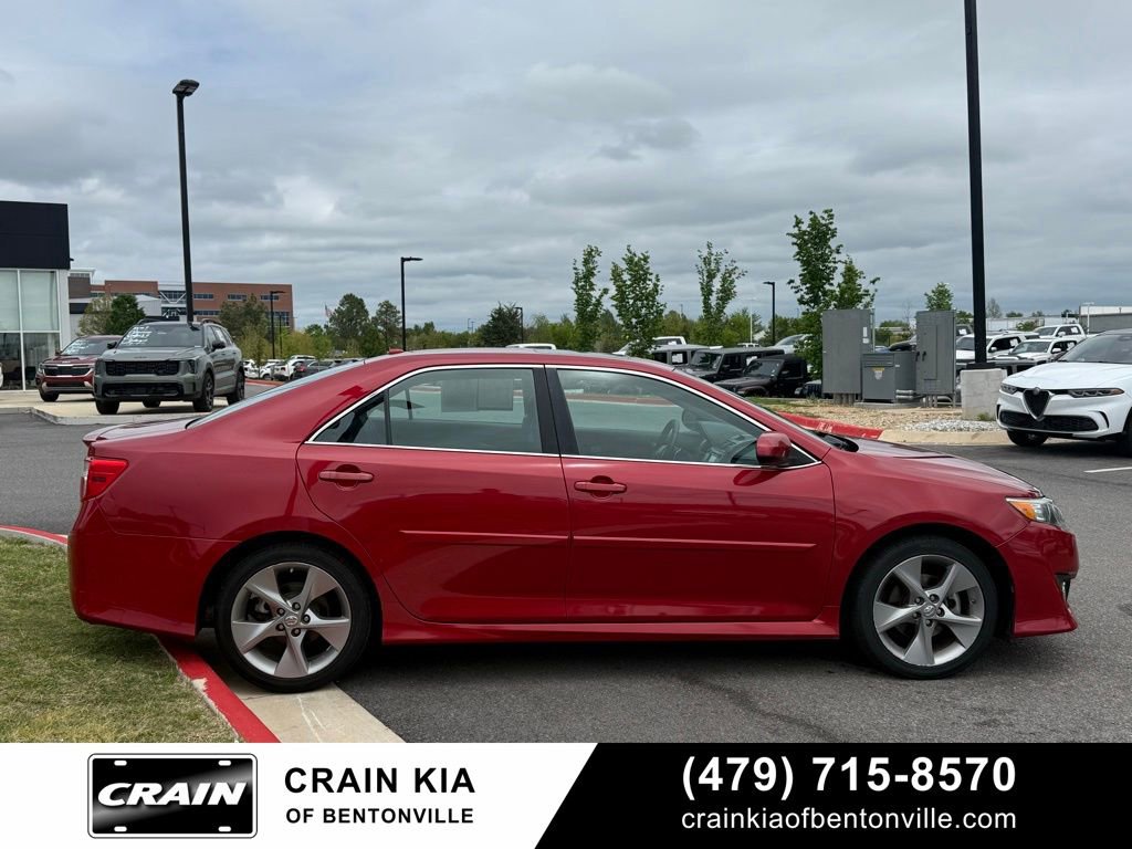 Used 2013 Toyota Camry SE w/ Leather Pkg FWD image 8