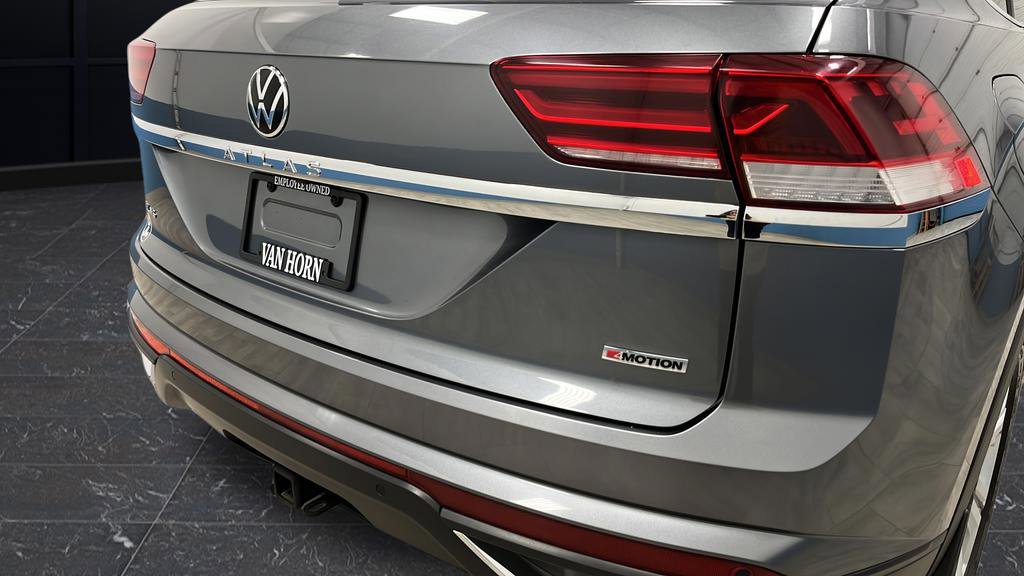 Used 2020 Volkswagen Atlas Cross Sport SEL AWD/4WD image 37