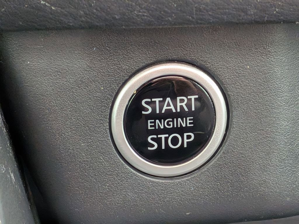 Used 2023 Nissan Rogue SV w/ SV Premium Package image 16