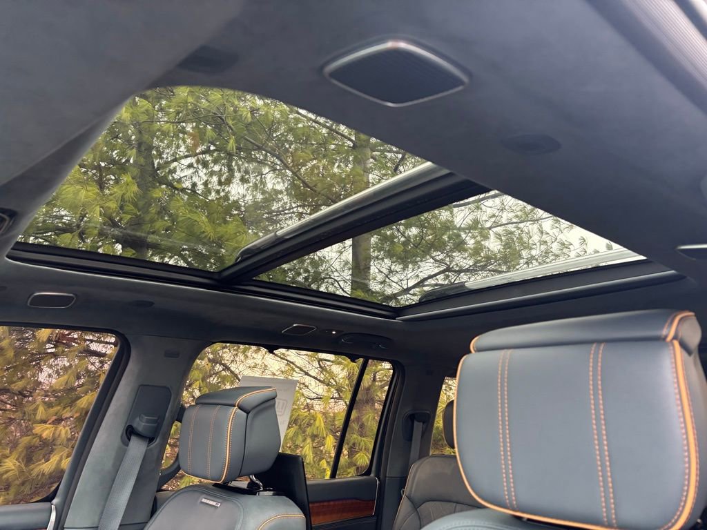 Used 2022 Jeep Grand Wagoneer Series III w/ Rear Seat Video Group 1 image 14