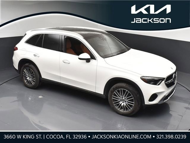 Used 2023 Mercedes-Benz GLC 300 4MATIC image 1