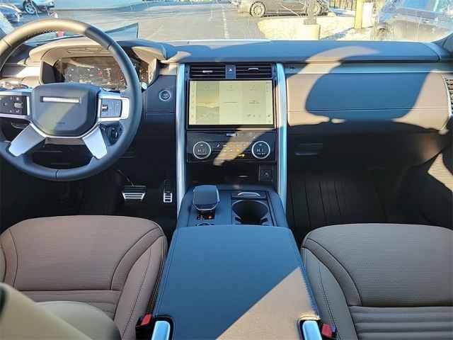 New 2025 Land Rover Discovery Dynamic SE AWD/4WD image 27