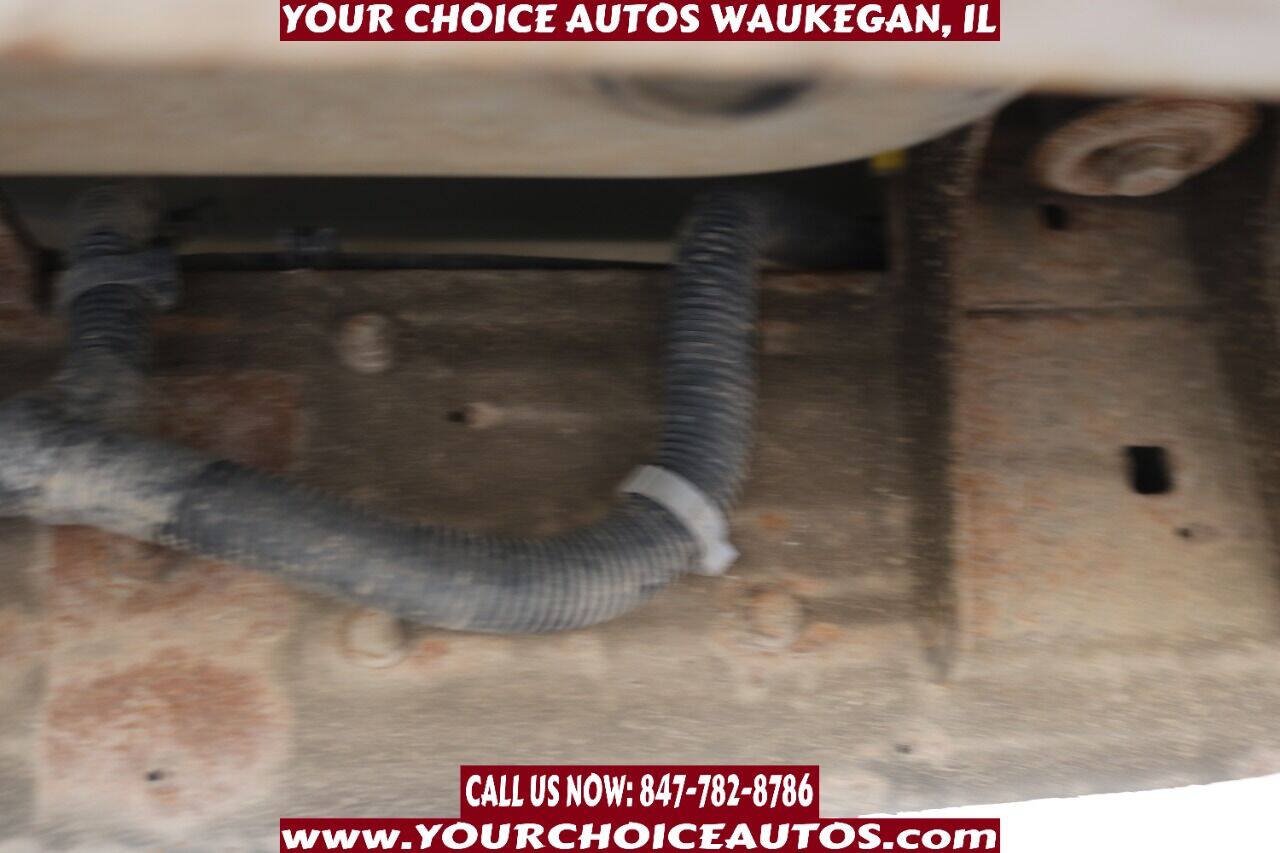Used 2017 GMC Savana 2500 RWD image 12