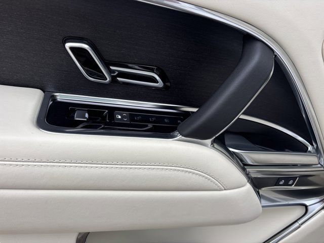 Used 2024 Land Rover Range Rover SE image 20