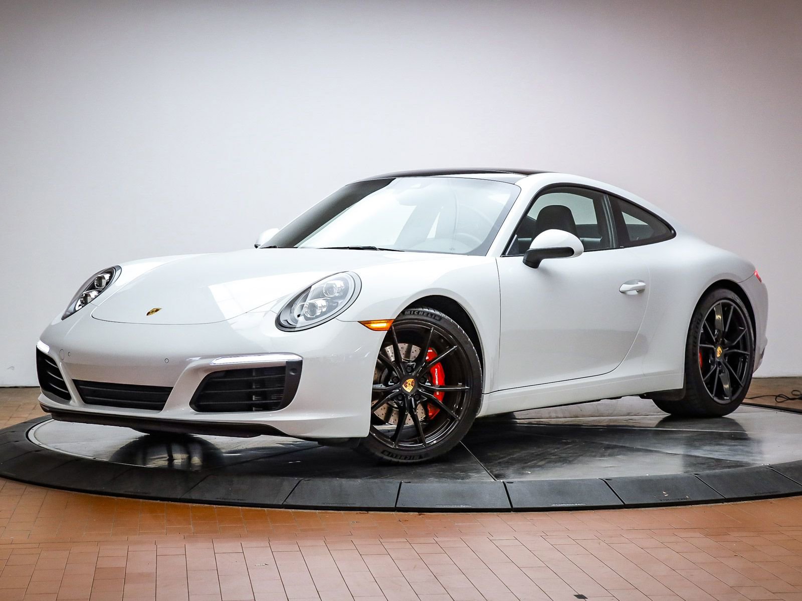 Certified 2018 Porsche 911 Carrera S RWD image 1