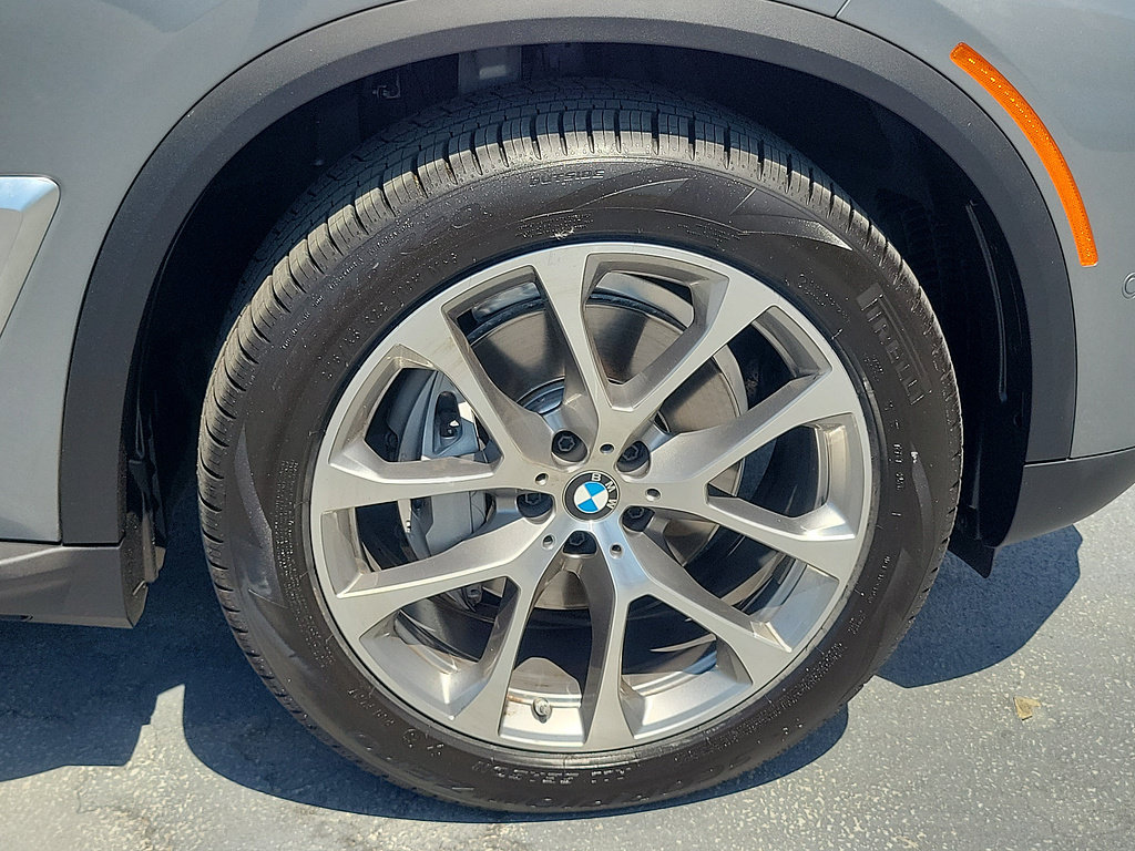 Used 2024 BMW X5 sDrive40i w/ Parking Assistance Package RWD image 5