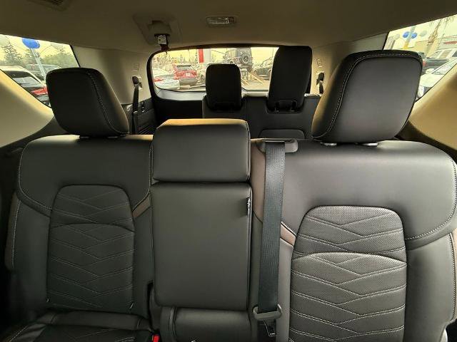New 2025 Nissan Pathfinder Platinum w/ Cargo Package image 10