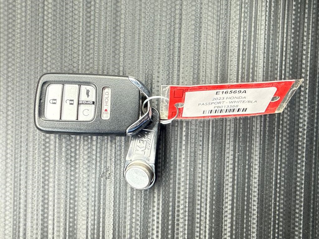 Certified 2023 Honda Passport TrailSport image 4