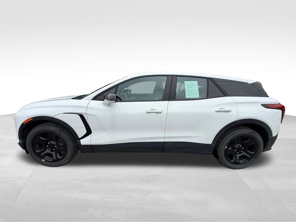Used 2024 Chevrolet Blazer EV AWD Police image 3
