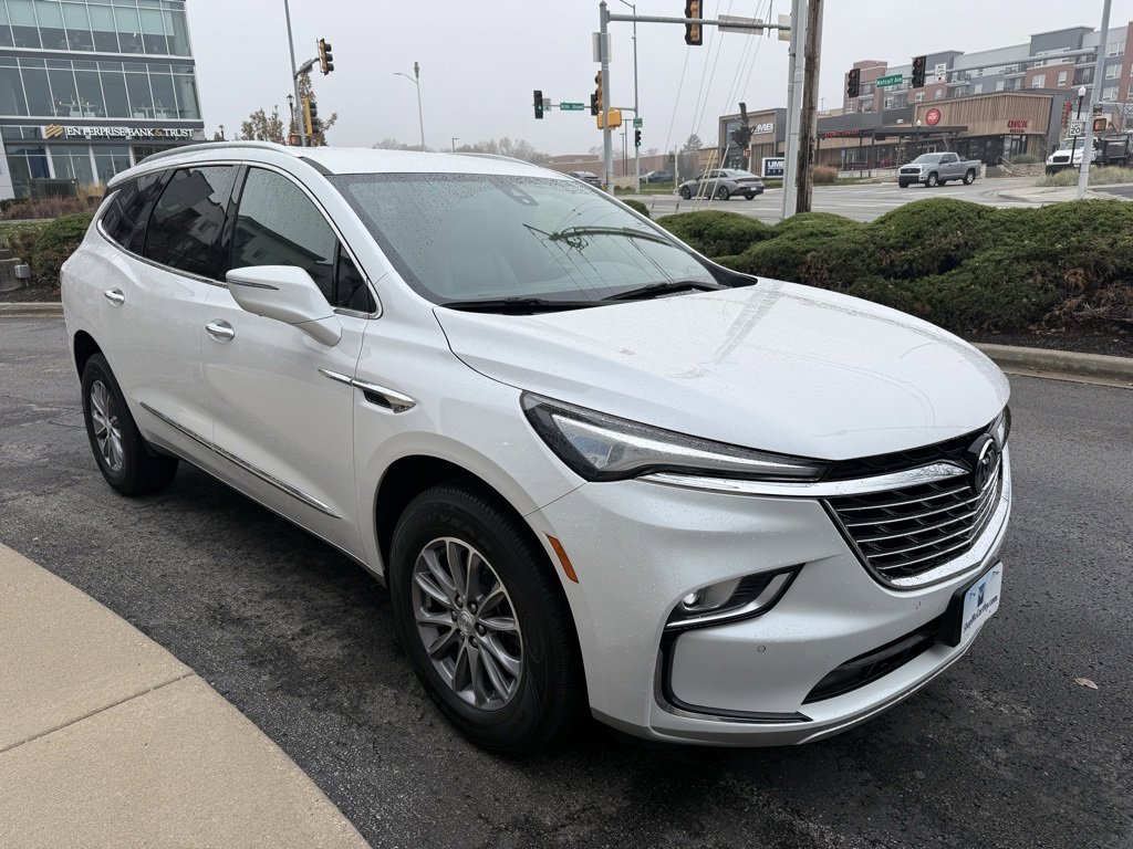 Used 2022 Buick Enclave Premium image 3