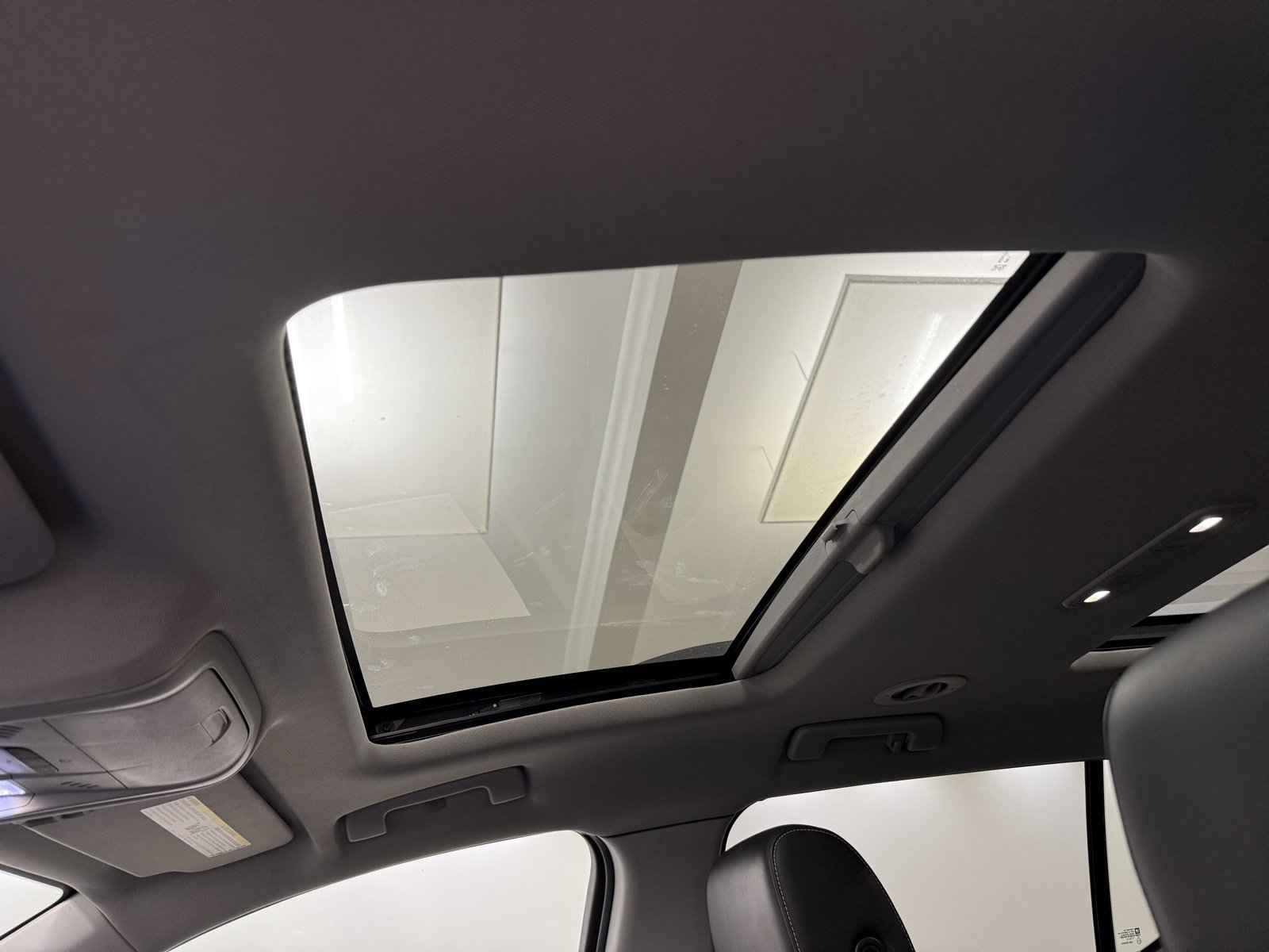 Used 2019 GMC Acadia SLT image 16