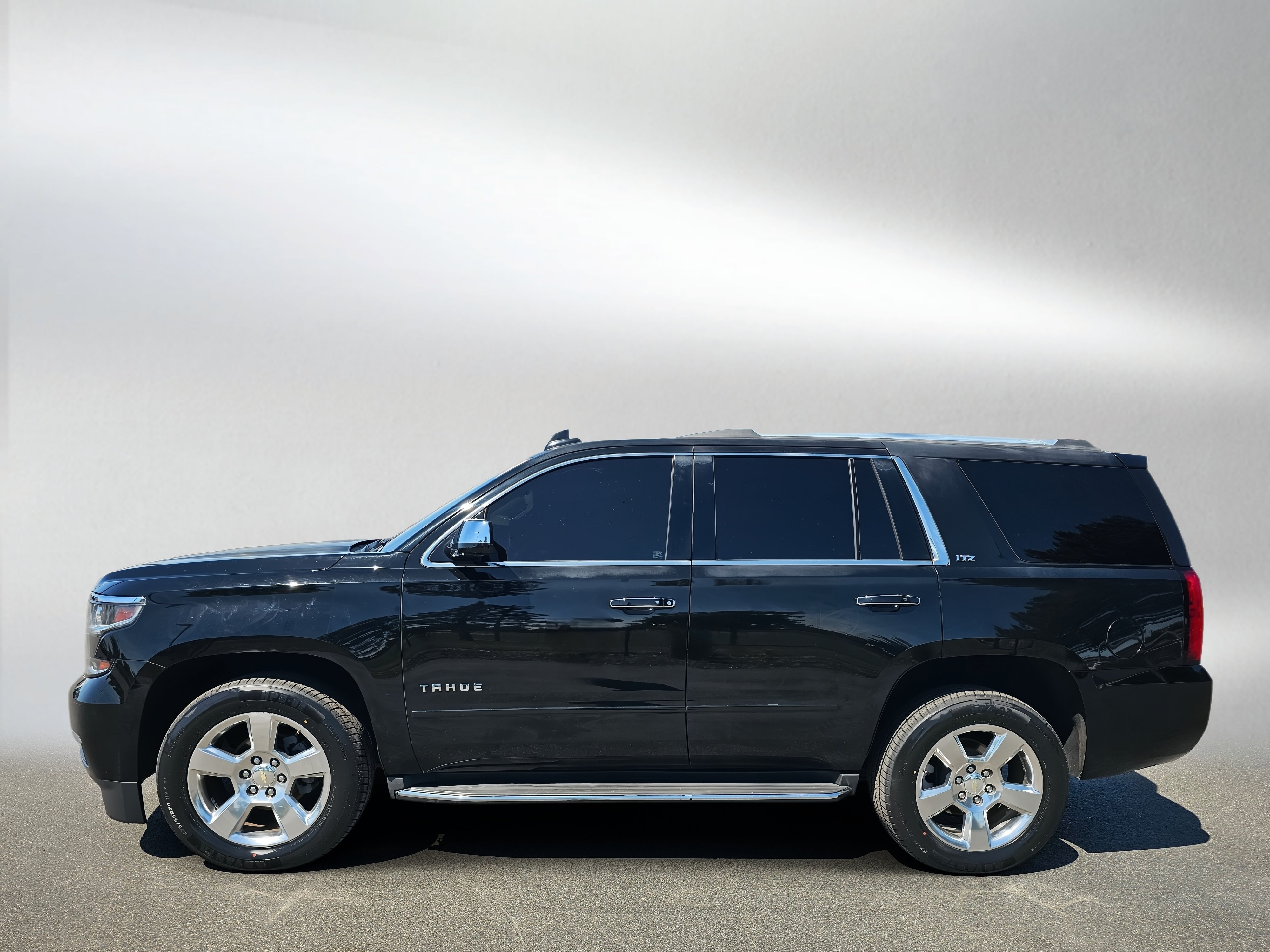 Used 2016 Chevrolet Tahoe LTZ AWD/4WD image 2