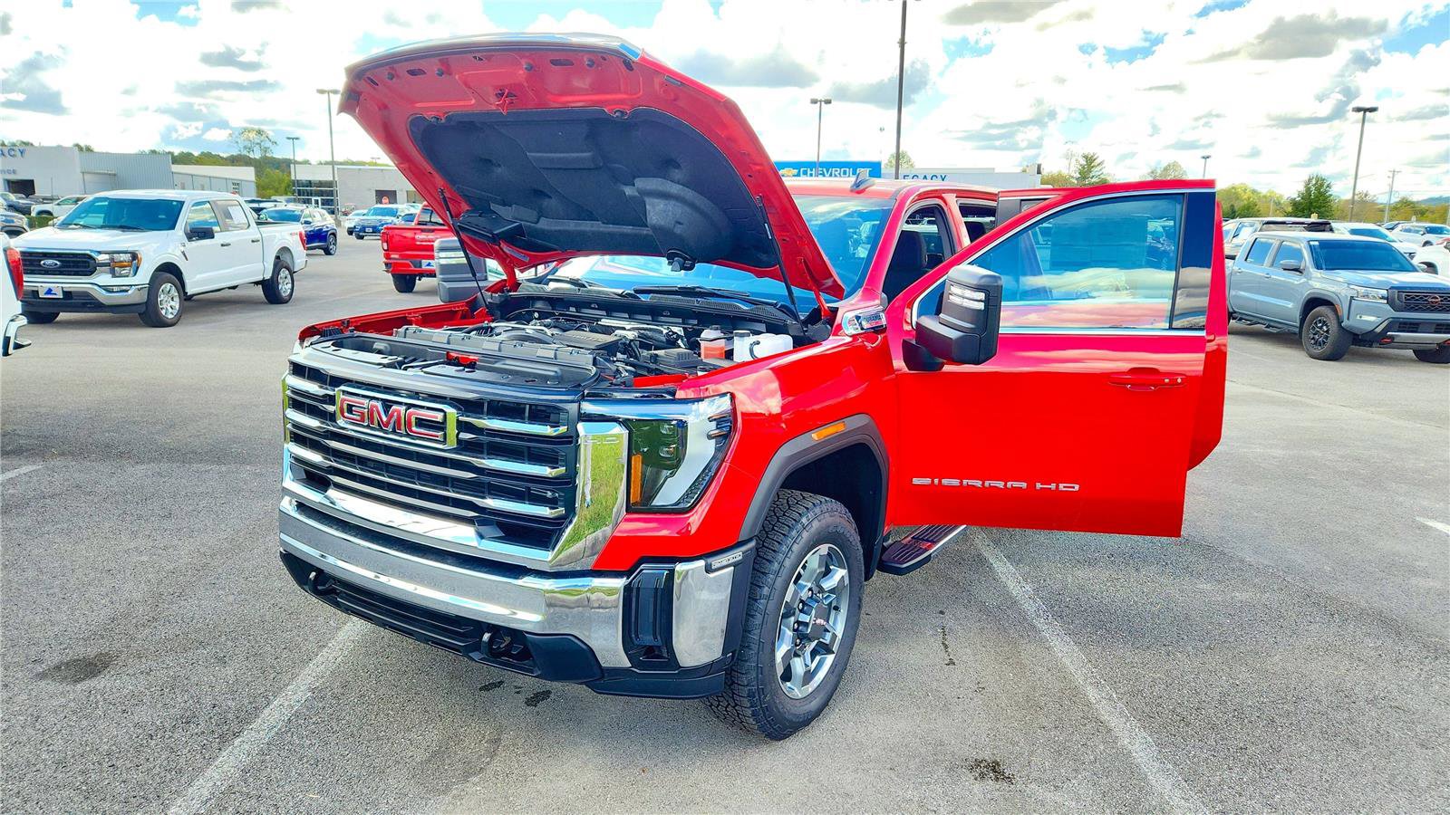Used 2025 GMC Sierra 2500 SLE image 11